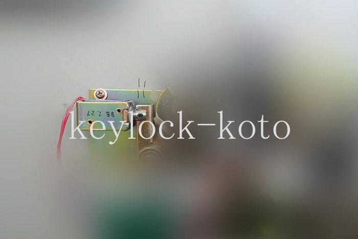 テンキー式業務用金庫の解錠およびソレノイド修理(滋賀県彦根市高宮町)